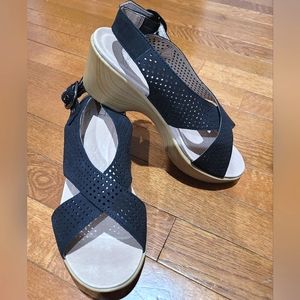 Dansko black leather wedge slingback sandals size  37  7